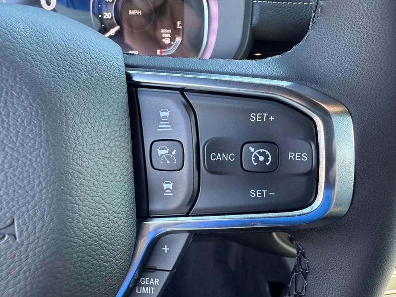 Ram 1500 Vehicle Full-screen Gallery Image 20