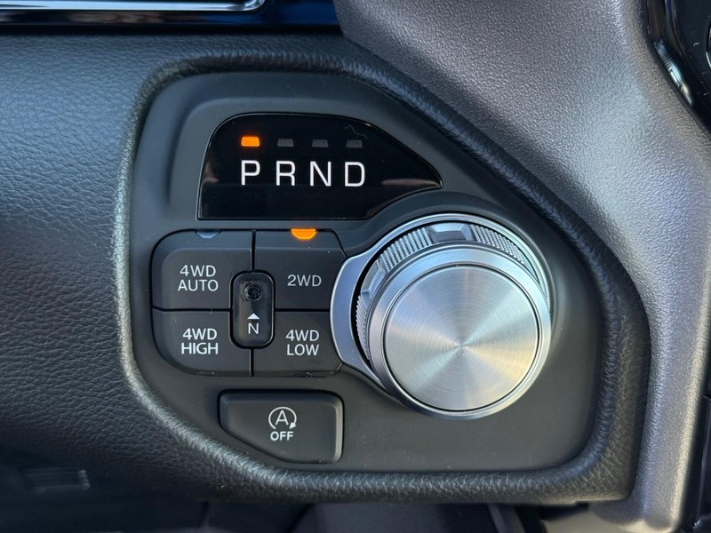 Ram 1500 Vehicle Full-screen Gallery Image 24