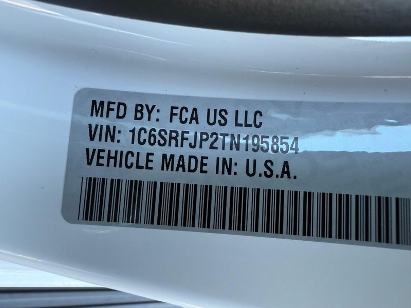 Ram 1500 Vehicle Full-screen Gallery Image 30