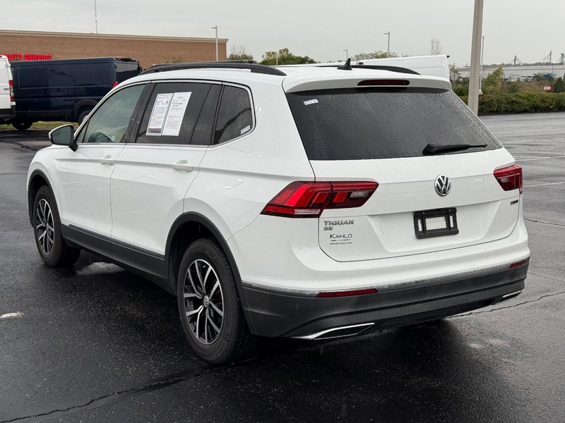 Volkswagen Tiguan Vehicle Full-screen Gallery Image 5