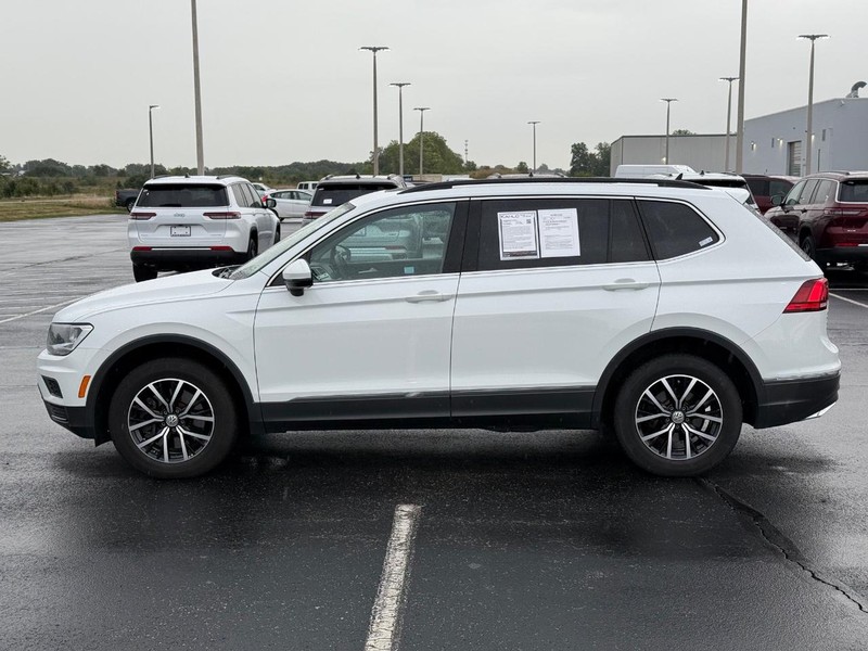 Volkswagen Tiguan Vehicle Full-screen Gallery Image 8