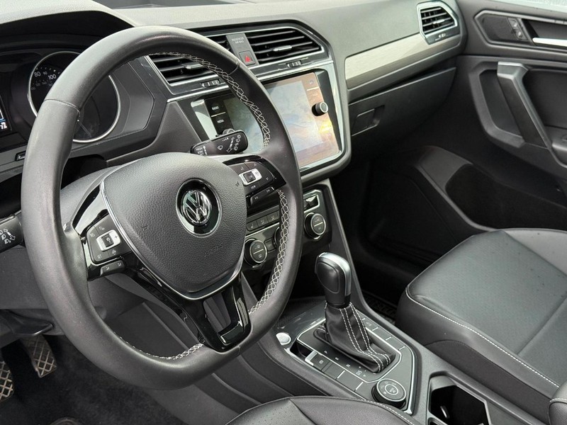 Volkswagen Tiguan Vehicle Full-screen Gallery Image 20