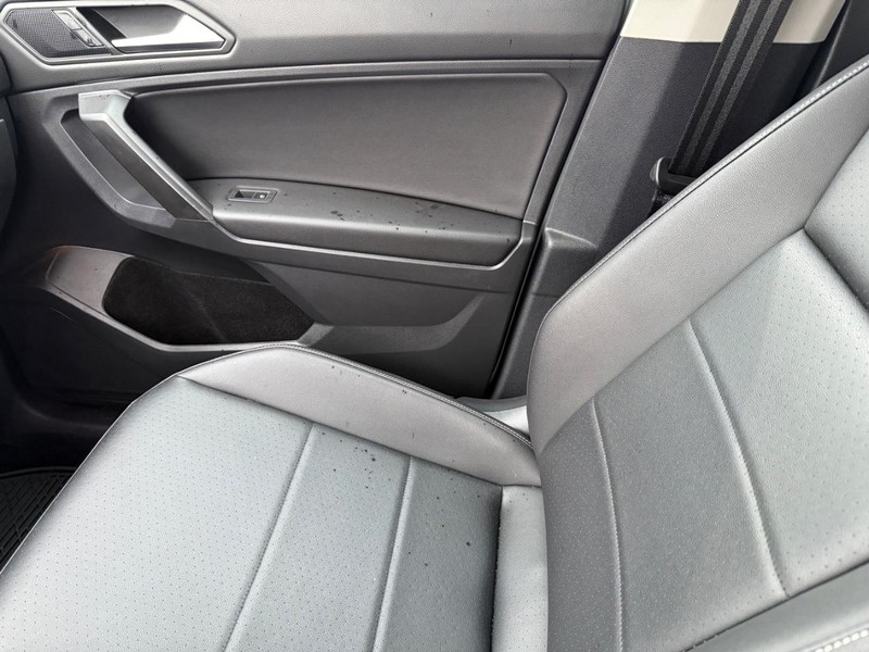 Volkswagen Tiguan Vehicle Full-screen Gallery Image 29