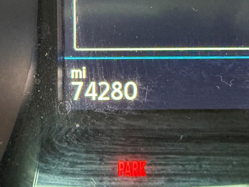 Volkswagen Tiguan Vehicle Full-screen Gallery Image 32