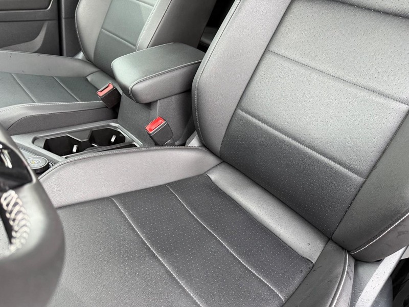 Volkswagen Tiguan Vehicle Full-screen Gallery Image 33