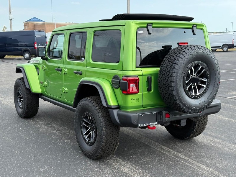 Jeep Wrangler Vehicle Full-screen Gallery Image 5