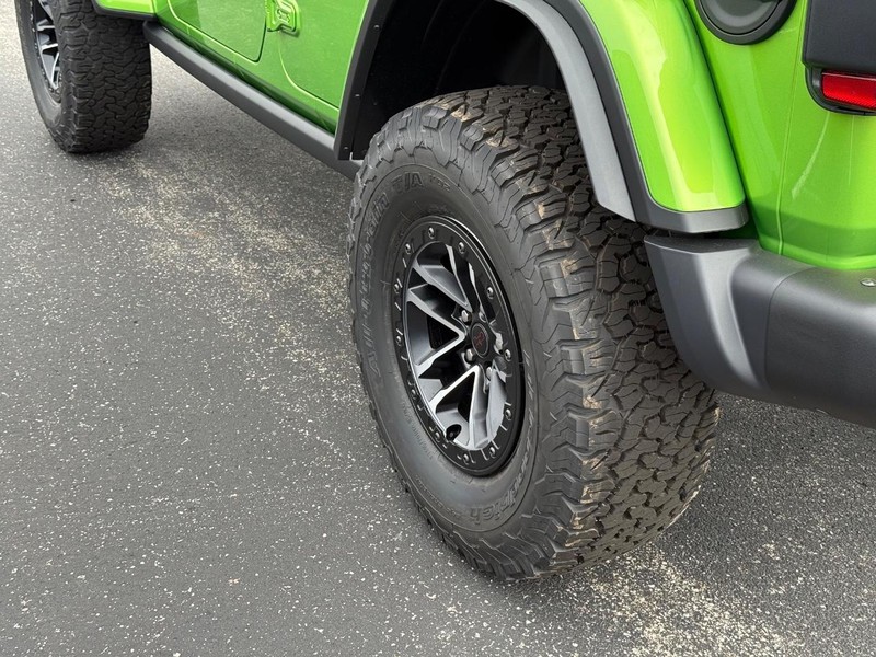 Jeep Wrangler Vehicle Full-screen Gallery Image 6