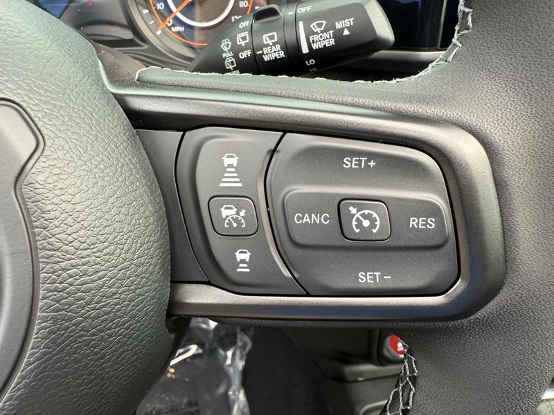 Jeep Wrangler Vehicle Full-screen Gallery Image 21