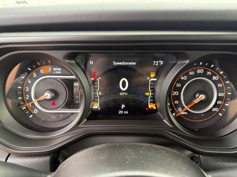 Jeep Wrangler Vehicle Full-screen Gallery Image 30