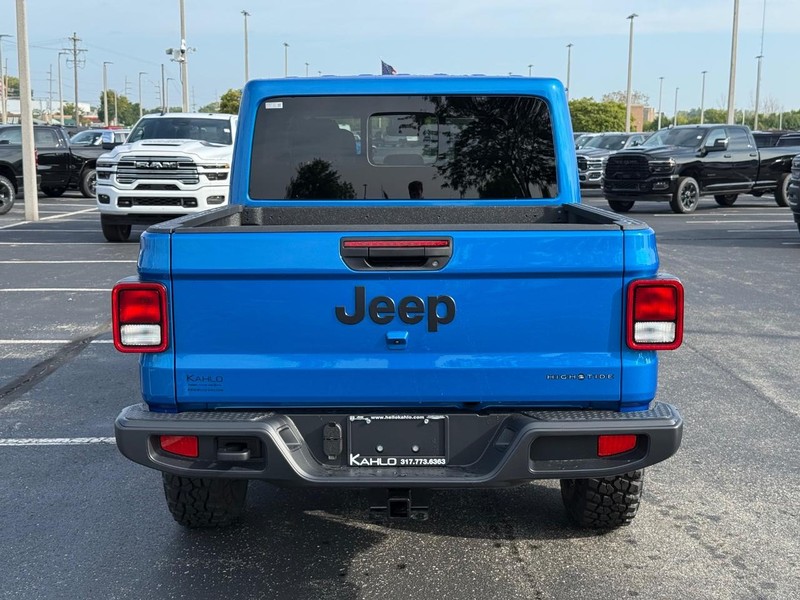 Jeep Gladiator Vehicle Full-screen Gallery Image 4
