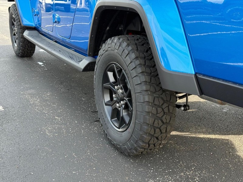 Jeep Gladiator Vehicle Full-screen Gallery Image 6