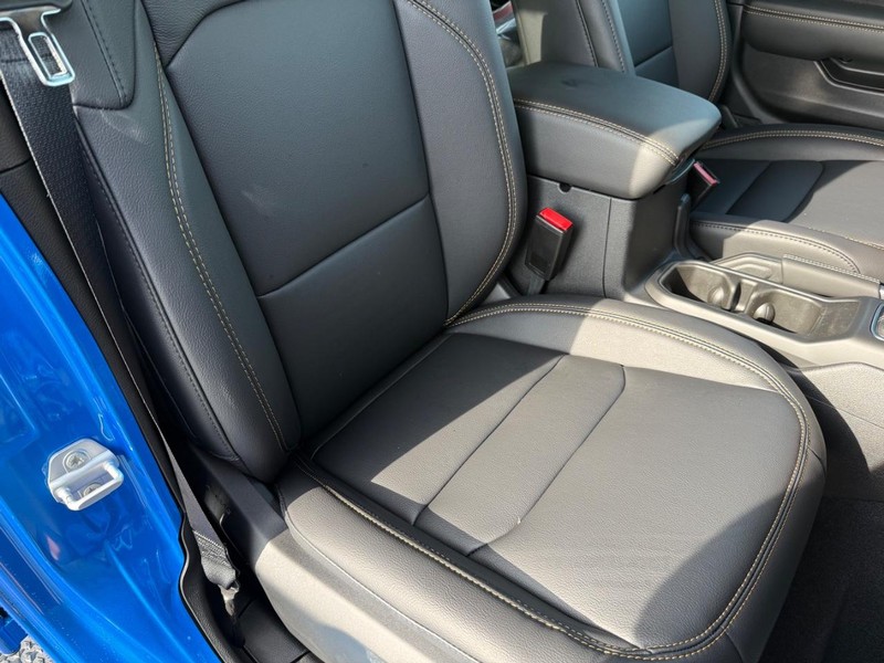 Jeep Gladiator Vehicle Full-screen Gallery Image 15