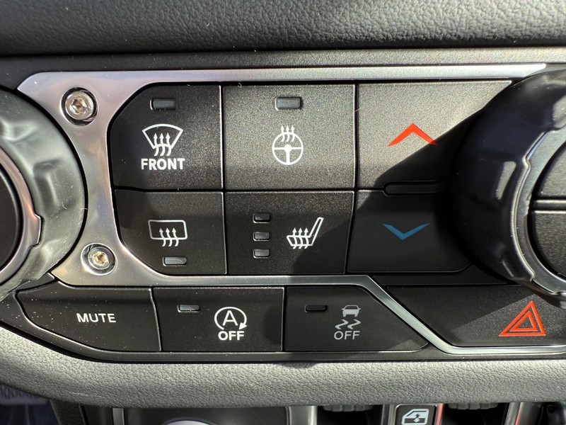 Jeep Gladiator Vehicle Full-screen Gallery Image 22