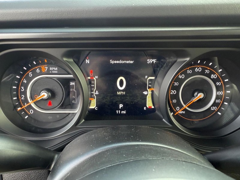 Jeep Gladiator Vehicle Full-screen Gallery Image 28