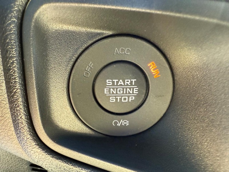 Jeep Gladiator Vehicle Full-screen Gallery Image 21