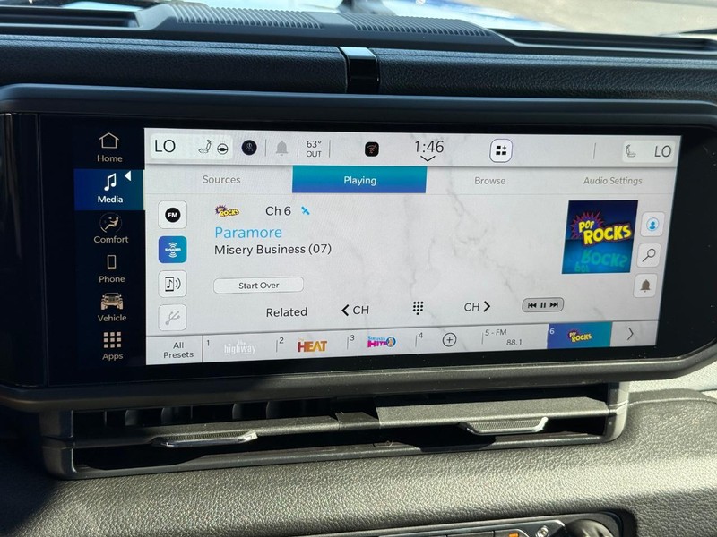 Jeep Gladiator Vehicle Full-screen Gallery Image 23