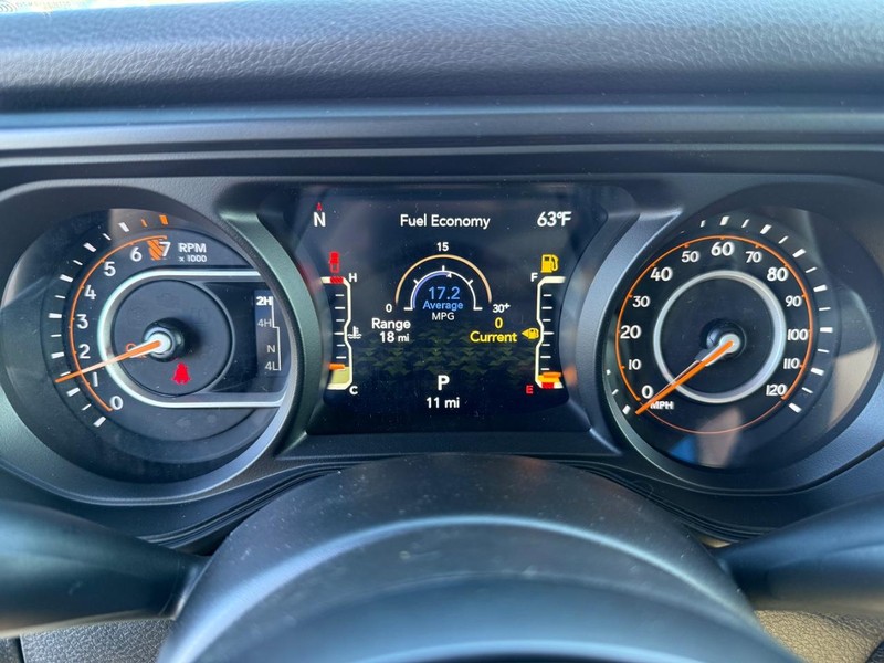 Jeep Gladiator Vehicle Full-screen Gallery Image 28