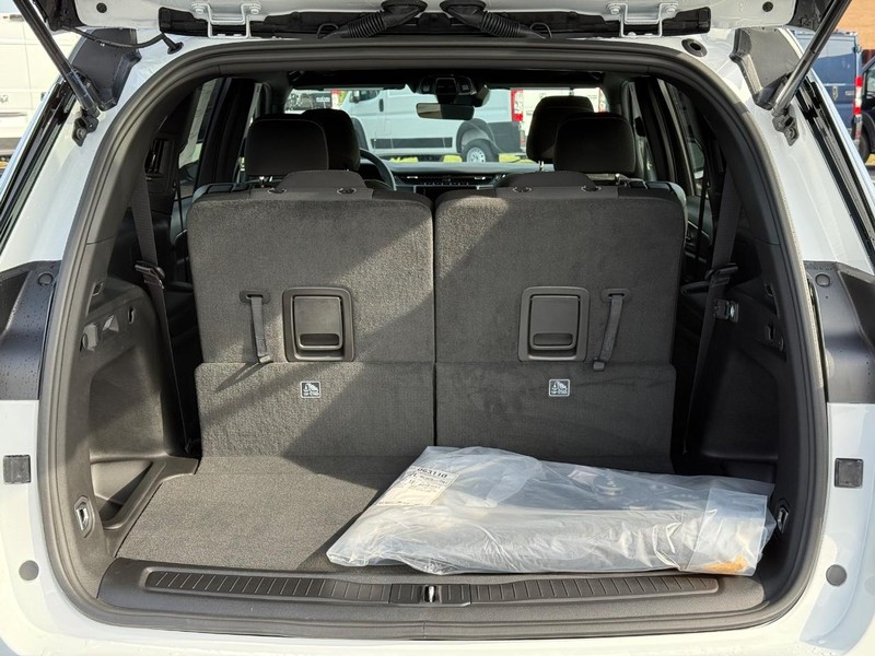 Jeep Grand Cherokee L Vehicle Full-screen Gallery Image 7