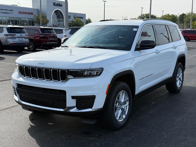 Jeep Grand Cherokee L Vehicle Full-screen Gallery Image 8