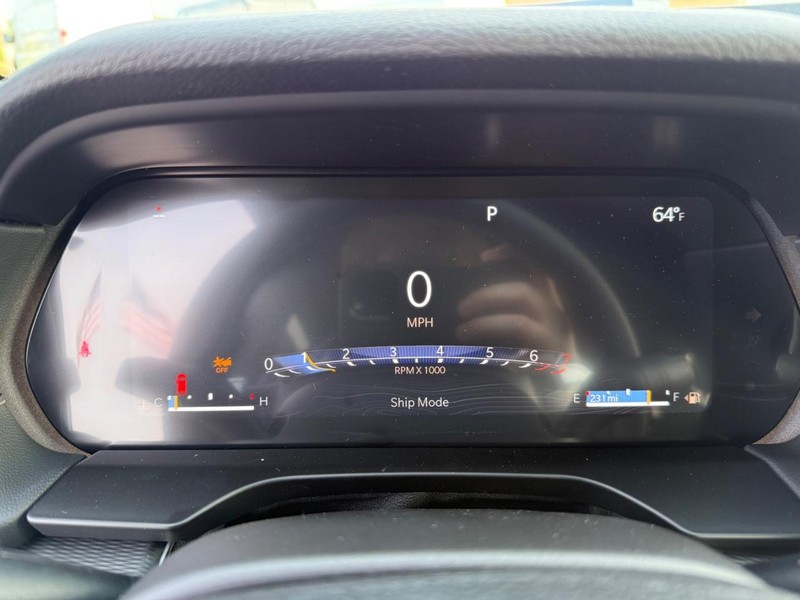 Jeep Grand Cherokee L Vehicle Full-screen Gallery Image 29