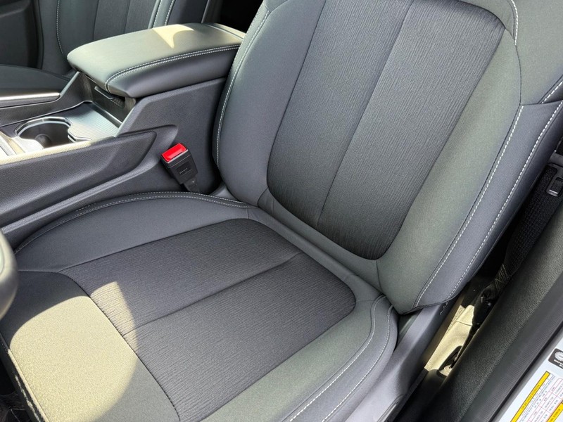 Jeep Grand Cherokee L Vehicle Full-screen Gallery Image 33