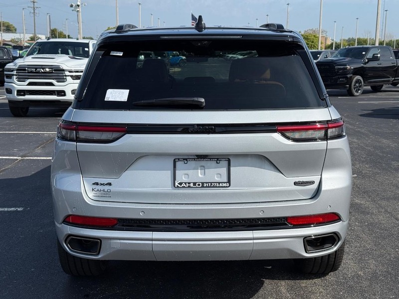 Jeep Grand Cherokee Vehicle Full-screen Gallery Image 4