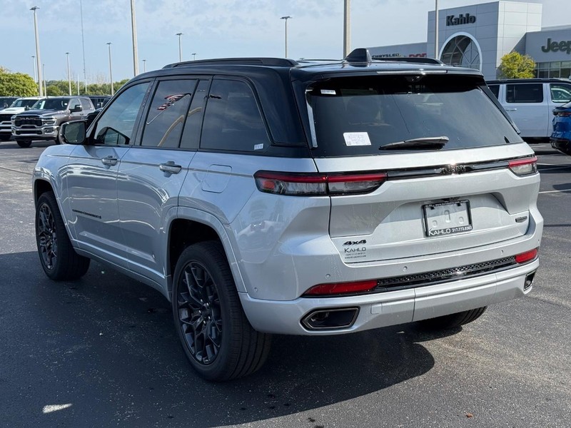 Jeep Grand Cherokee Vehicle Full-screen Gallery Image 5