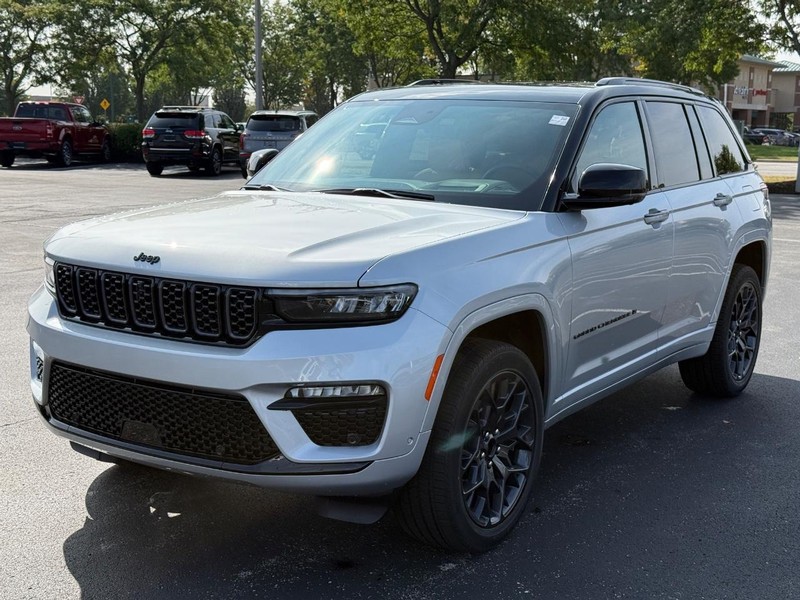 Jeep Grand Cherokee Vehicle Full-screen Gallery Image 9