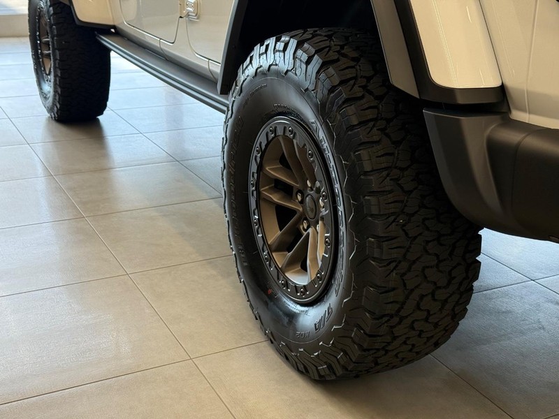 Jeep Wrangler Vehicle Full-screen Gallery Image 6