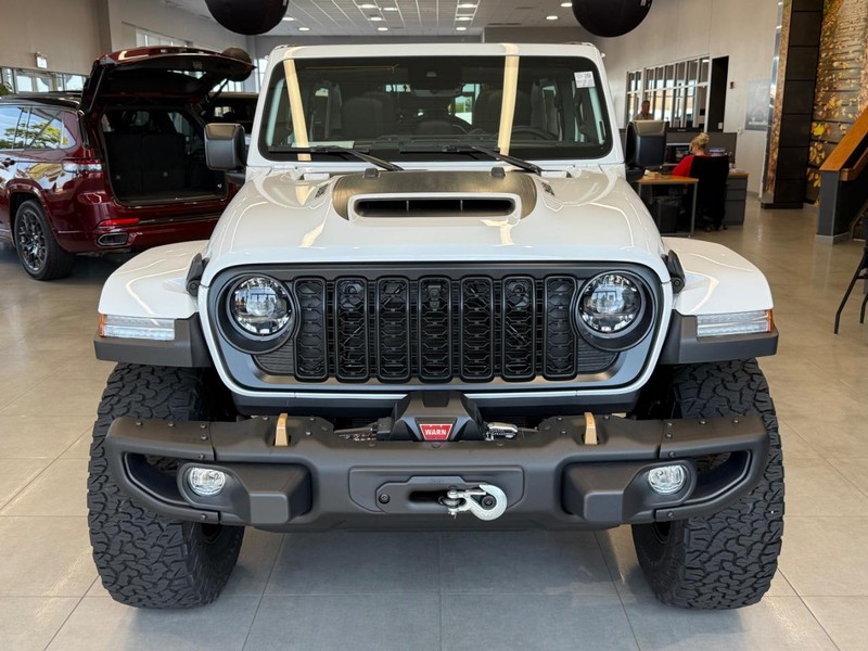 Jeep Wrangler Vehicle Full-screen Gallery Image 9