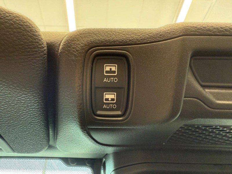 Jeep Wrangler Vehicle Full-screen Gallery Image 28