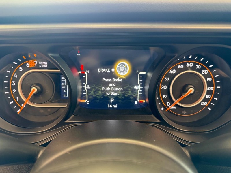 Jeep Wrangler Vehicle Full-screen Gallery Image 29