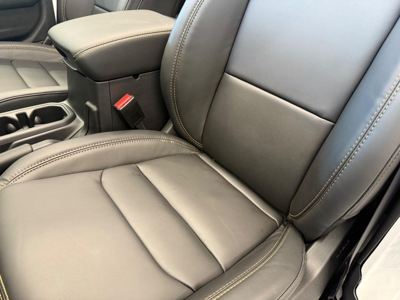 Jeep Wrangler Vehicle Full-screen Gallery Image 31