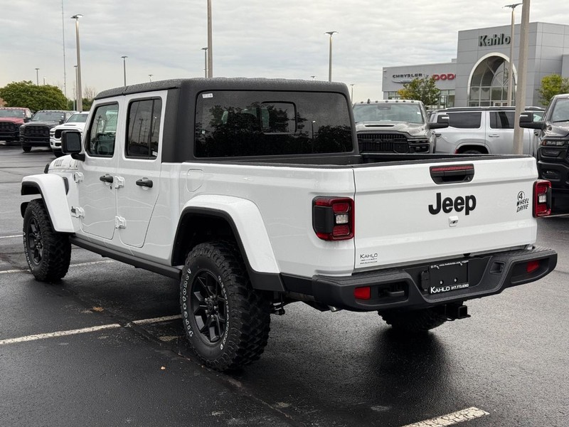 Jeep Gladiator Vehicle Full-screen Gallery Image 5