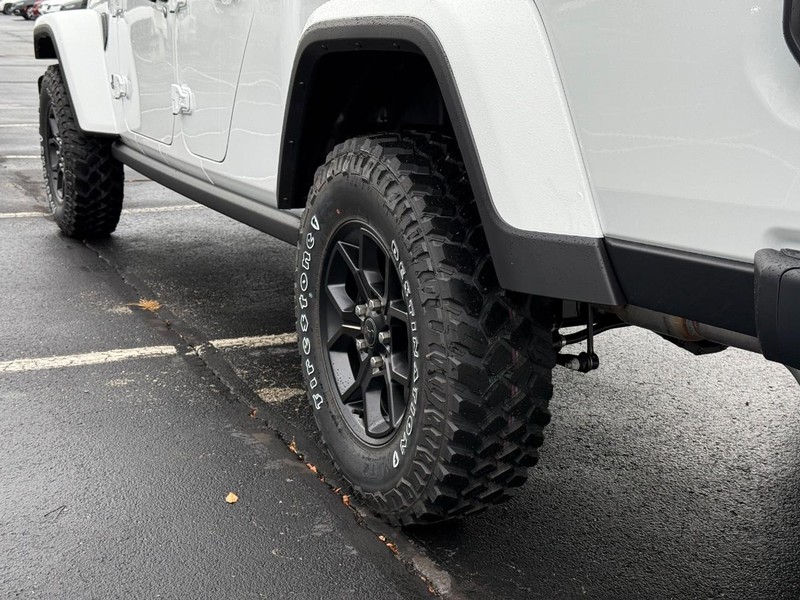 Jeep Gladiator Vehicle Full-screen Gallery Image 6