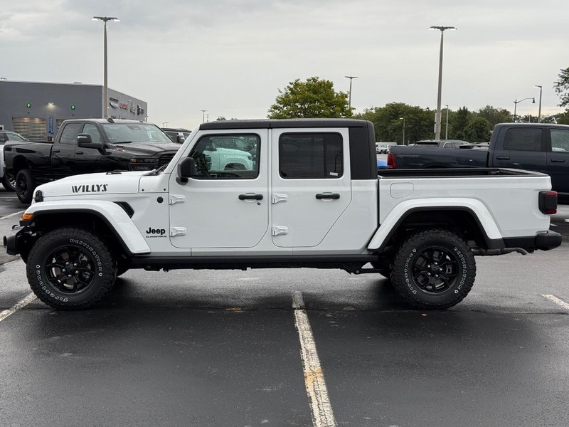Jeep Gladiator Vehicle Full-screen Gallery Image 8