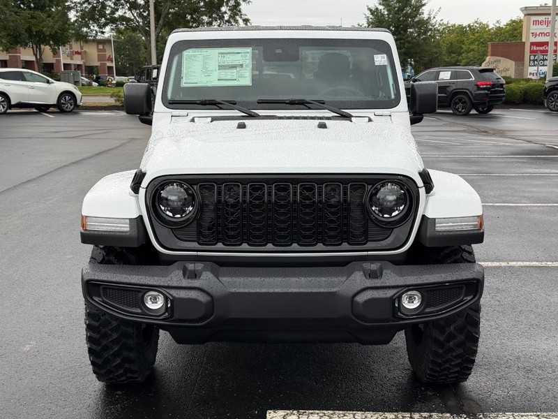 Jeep Gladiator Vehicle Full-screen Gallery Image 10