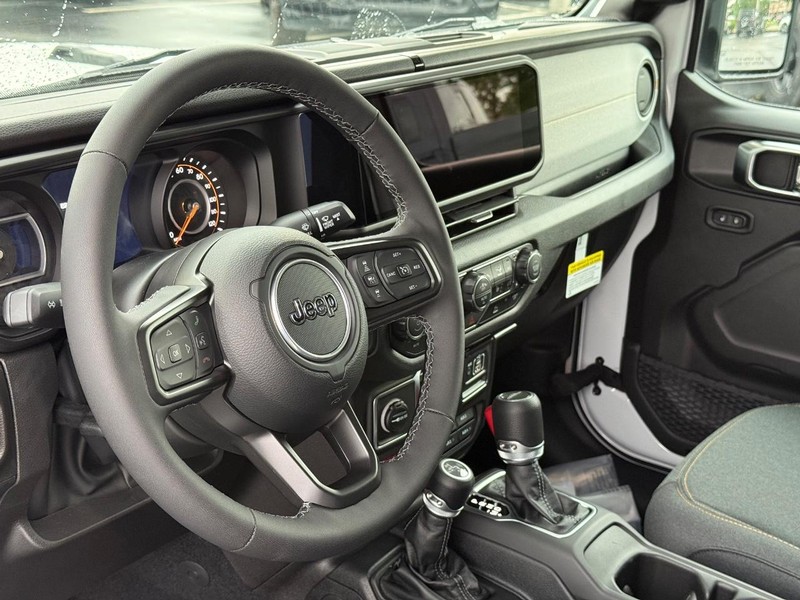 Jeep Gladiator Vehicle Full-screen Gallery Image 19