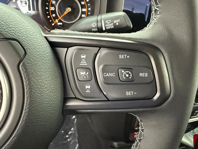 Jeep Gladiator Vehicle Full-screen Gallery Image 21