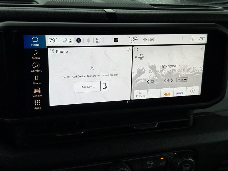 Jeep Gladiator Vehicle Full-screen Gallery Image 24