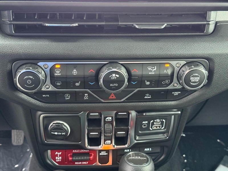 Jeep Gladiator Vehicle Full-screen Gallery Image 26