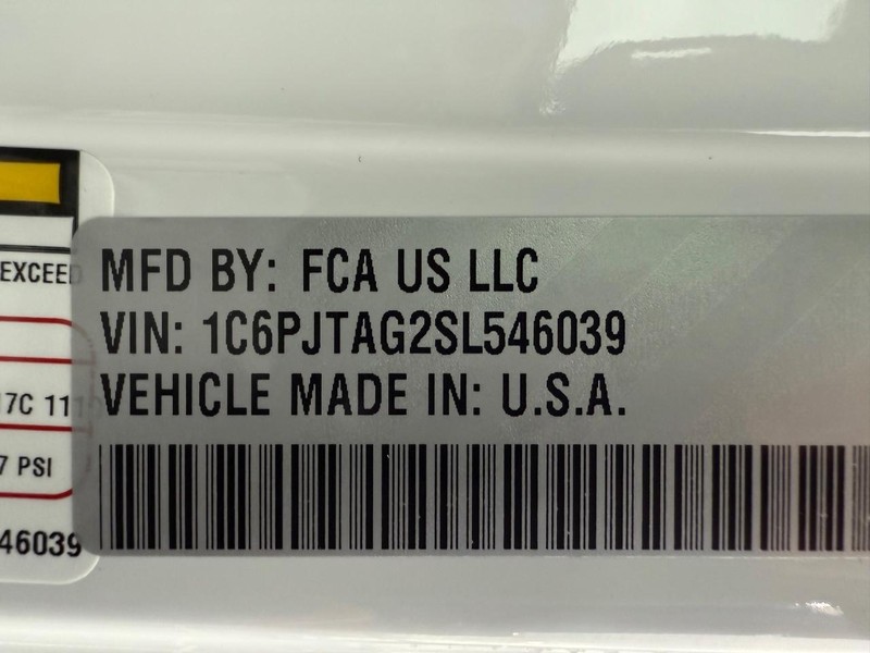 Jeep Gladiator Vehicle Full-screen Gallery Image 32