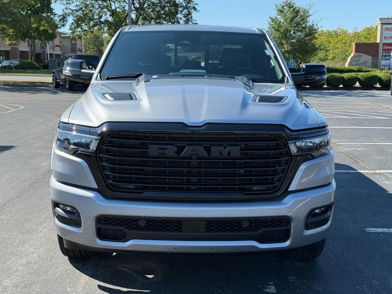 Ram 1500 Vehicle Full-screen Gallery Image 9
