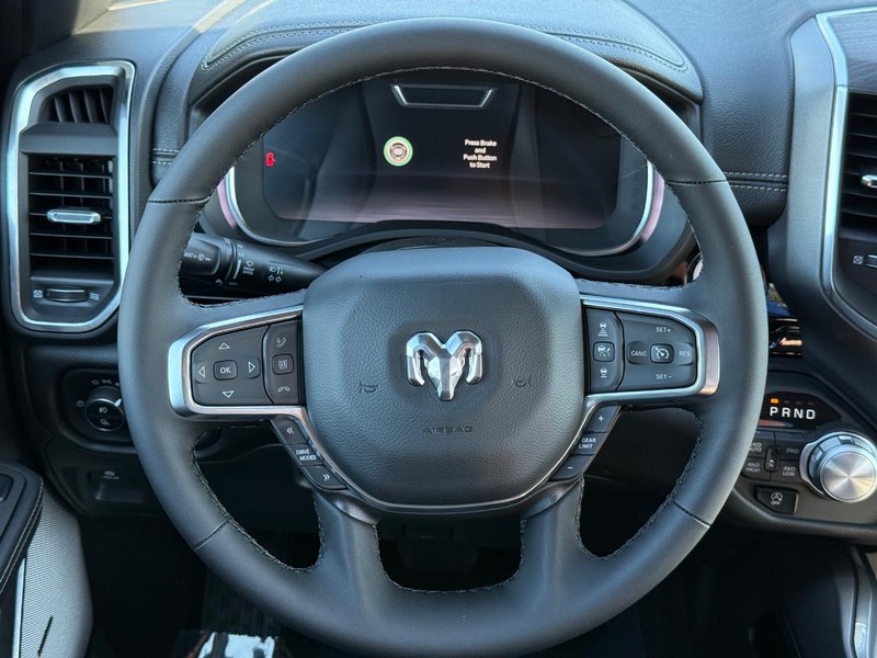 Ram 1500 Vehicle Full-screen Gallery Image 13