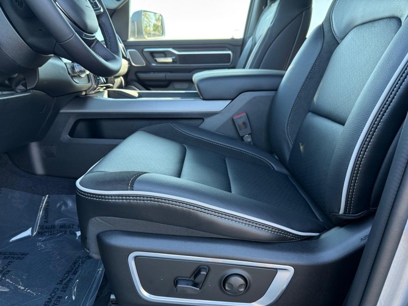 Ram 1500 Vehicle Full-screen Gallery Image 17