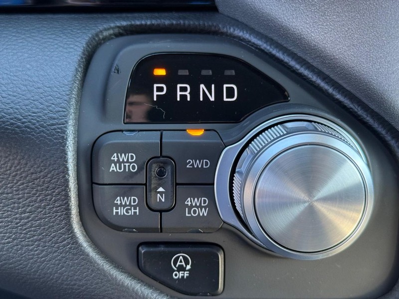 Ram 1500 Vehicle Full-screen Gallery Image 22