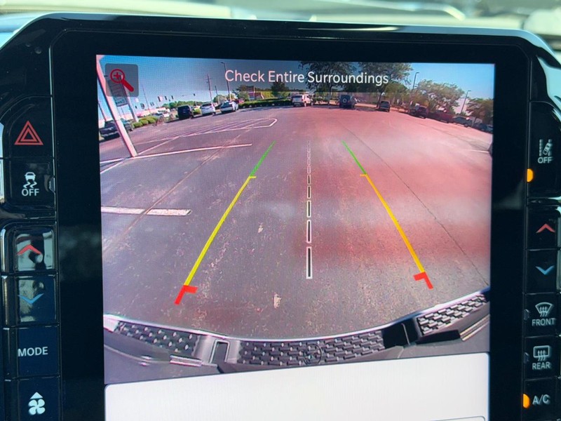 Ram 1500 Vehicle Full-screen Gallery Image 24