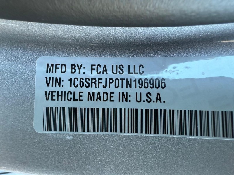 Ram 1500 Vehicle Full-screen Gallery Image 30