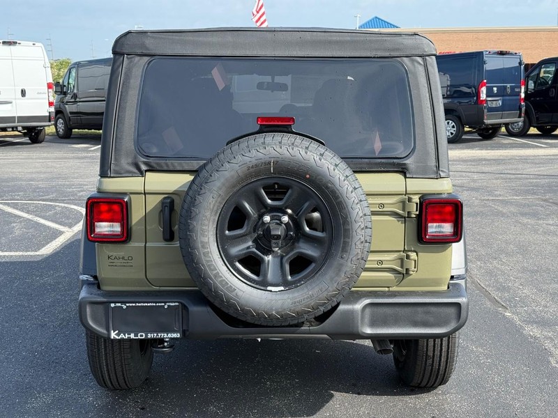 Jeep Wrangler Vehicle Full-screen Gallery Image 4