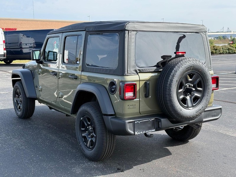 Jeep Wrangler Vehicle Full-screen Gallery Image 5